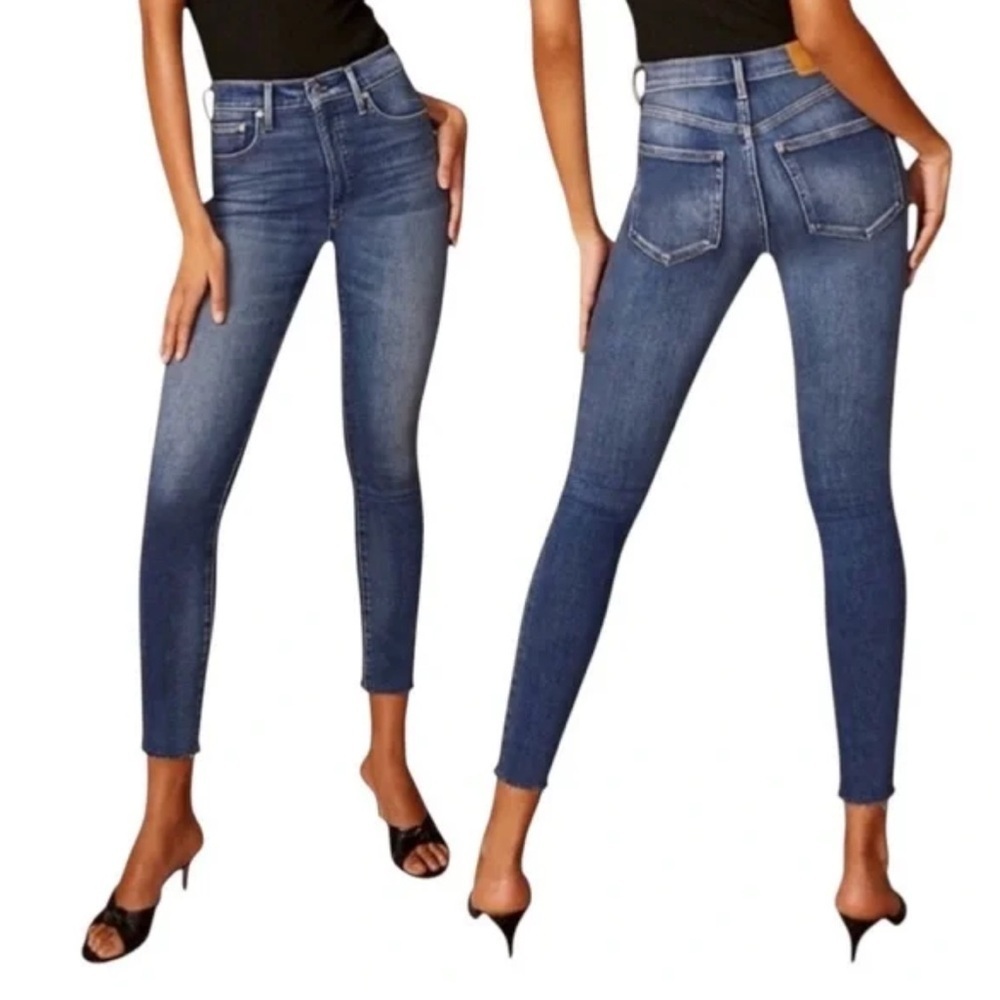 Denim Forum Aritzia The Lola High Rise Skinny Crop
Frayed Ankle, size 26